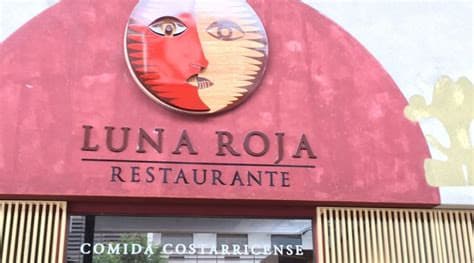 Plato tradicional costarricense servido en Luna Roja
